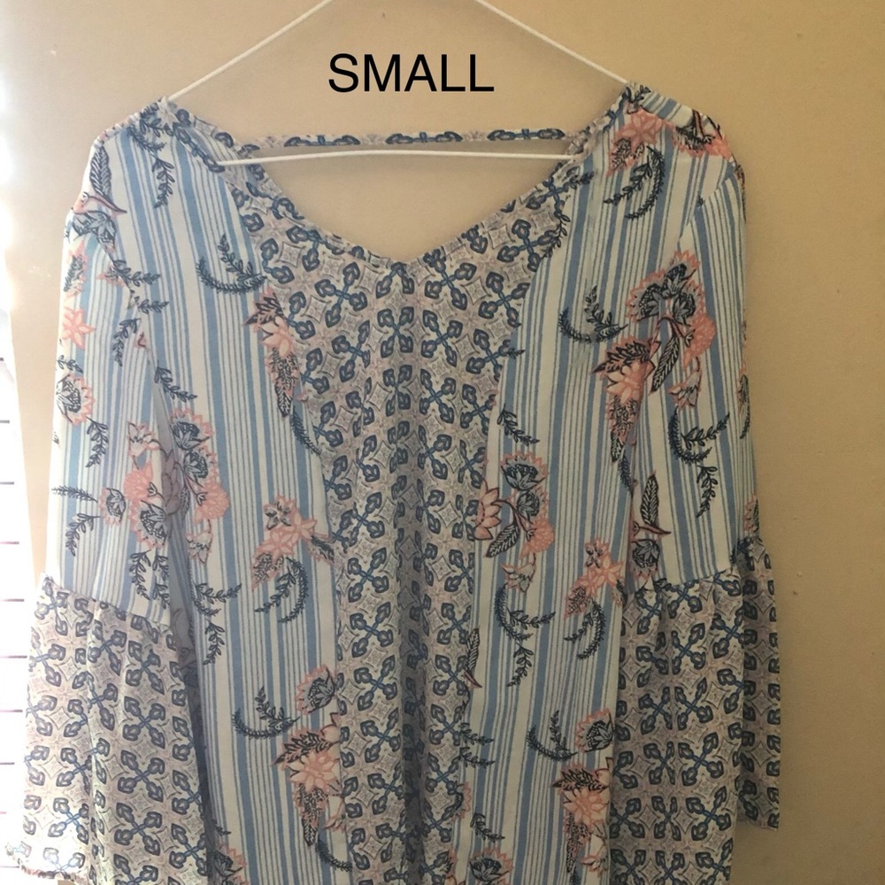 Blouses and dress - Picture 2 of 4